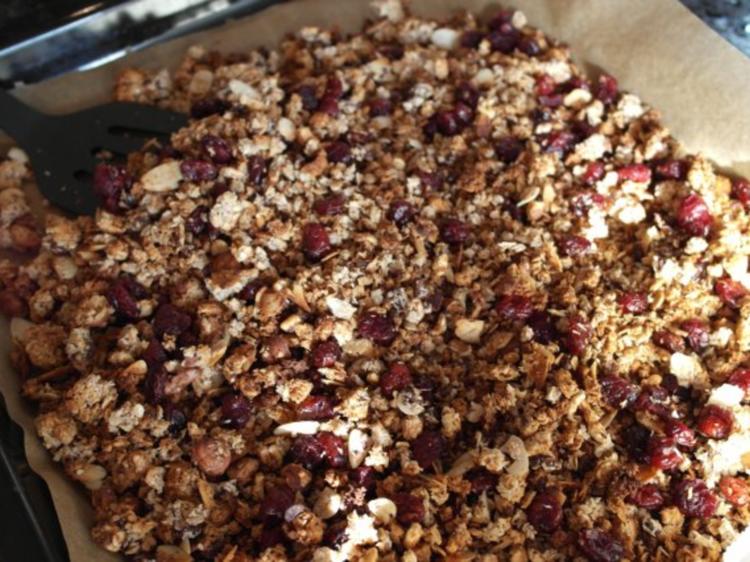 Granola - Knuspermüsli zum Frühstück oder Brunch - Rezept - kochbar.de