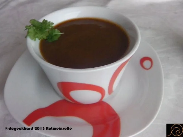 Rezept: Rotweinsoße Bild Nr. 2 Rotweinsoße - Rezept - Bild Nr. 2