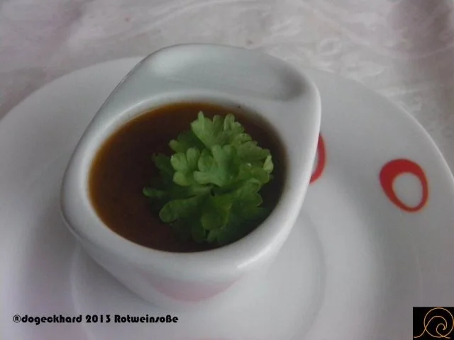 Rezept: Rotweinsoße Rotweinsoße - Rezept