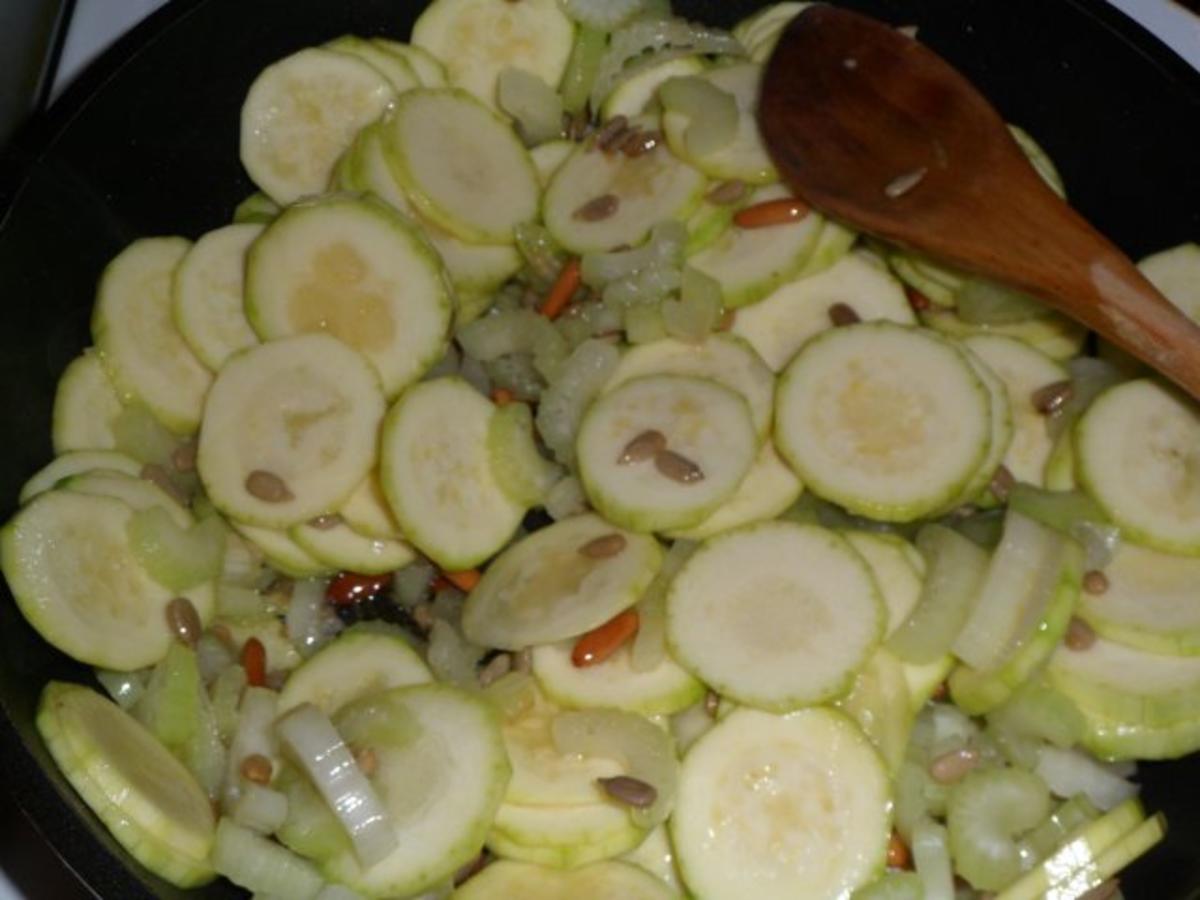 Brot - Gemüse - Auflauf mit Crunch - Rezept - Bild Nr. 4