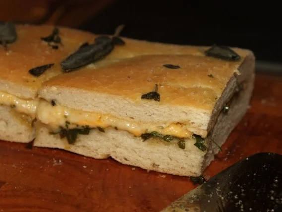 Focaccia ai tre Formaggi - Rezept - Bild Nr. 2