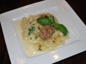 Marsala-Schweinefilet auf Bandnudeln in Basilikumsauce - Rezept