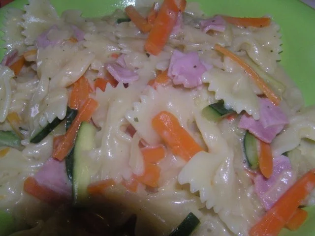 Rezept: Karotten-Zucchini Topf mit Schleifennudeln Bild Nr. 7 Karotten-Zucchini Topf mit Schleifennudeln - Rezept - Bild Nr. 7