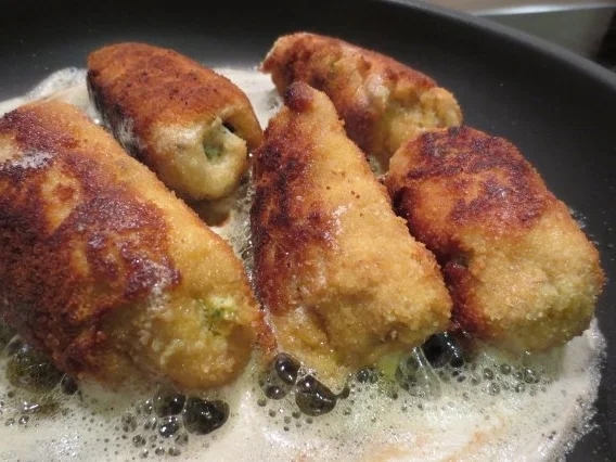 Gefüllte Hähnchenschnitzel mit schneller Gemüsepfanne und Kroketten - Rezept - Bild Nr. 8