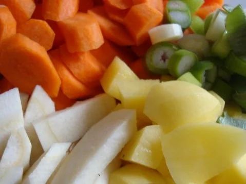 Rezept: Möhren Suppe mit Curry und Zitronengras abgerundet Bild Nr. 2 Möhren Suppe mit Curry und Zitronengras abgerundet - Rezept - Bild Nr. 2