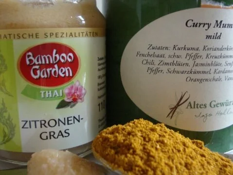 Rezept: Möhren Suppe mit Curry und Zitronengras abgerundet Bild Nr. 3 Möhren Suppe mit Curry und Zitronengras abgerundet - Rezept - Bild Nr. 3