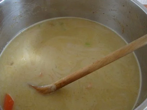 Rezept: Möhren Suppe mit Curry und Zitronengras abgerundet Bild Nr. 4 Möhren Suppe mit Curry und Zitronengras abgerundet - Rezept - Bild Nr. 4