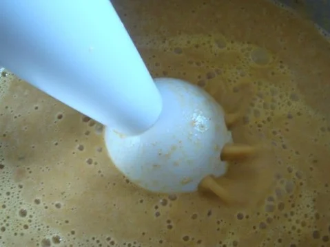 Rezept: Möhren Suppe mit Curry und Zitronengras abgerundet Bild Nr. 6 Möhren Suppe mit Curry und Zitronengras abgerundet - Rezept - Bild Nr. 6