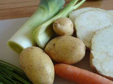 Rezept: Sellerie-Porreecremesuppe Bild Nr. 2 Sellerie-Porreecremesuppe - Rezept - Bild Nr. 2