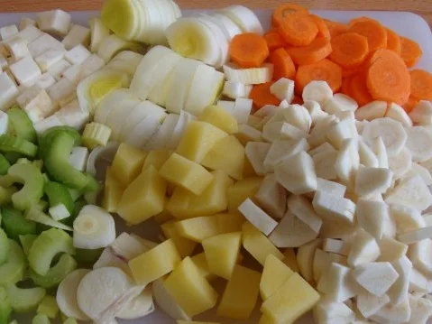 Rezept: Petersilienwurzelcremesuppe Bild Nr. 3 Petersilienwurzelcremesuppe - Rezept - Bild Nr. 3