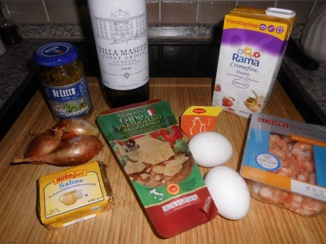 Rezept: Parmesansüppchen mit Pesto>> Bild Nr. 2 Parmesansüppchen mit Pesto>> - Rezept - Bild Nr. 2