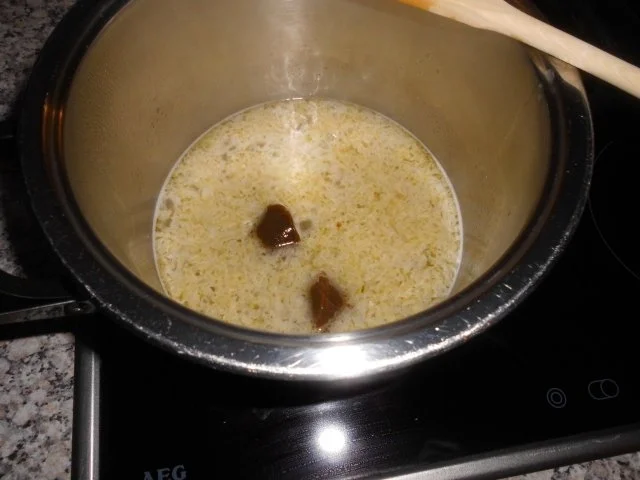 Rezept: Parmesansüppchen mit Pesto>> Bild Nr. 4 Parmesansüppchen mit Pesto>> - Rezept - Bild Nr. 4