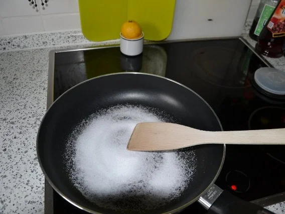 Rezept: Calvados Apfelspalten in Sahnecaramell Bild Nr. 5 Calvados Apfelspalten in Sahnecaramell - Rezept - Bild Nr. 5