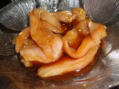 Hähnchenspiesse mit Erdnuss-Sosse - Rezept - Bild Nr. 2