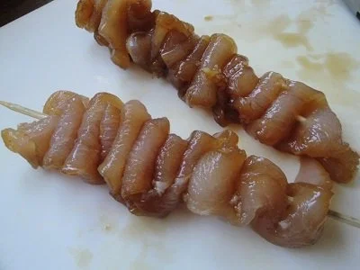 Hähnchenspiesse mit Erdnuss-Sosse - Rezept - Bild Nr. 3