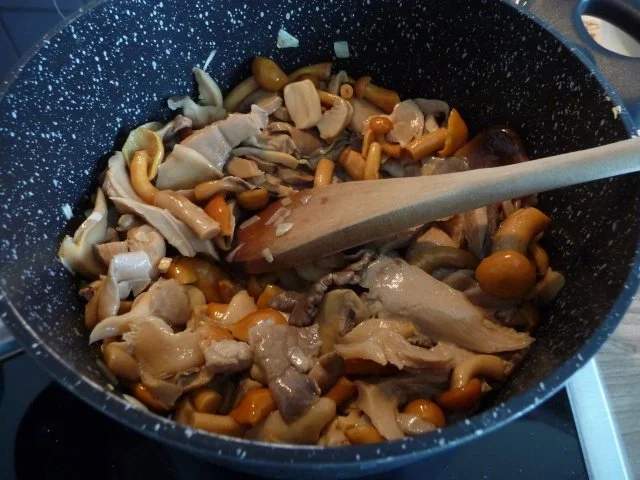 Rezept: Pilze : Pilz - Gulasch Bild Nr. 7 Pilze : Pilz - Gulasch - Rezept - Bild Nr. 7