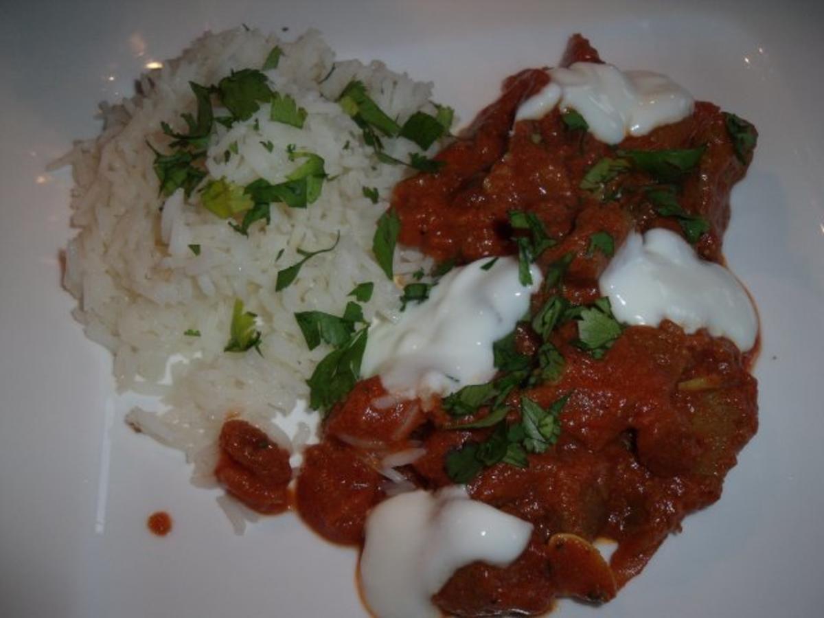 Indisches Lammcurry mit Nüssen und Rosinen - Rezept