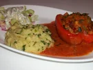 Mediterran gefüllte Paprikaschoten in Tomatensoße mit Rosmarin und Kapern - Rezept