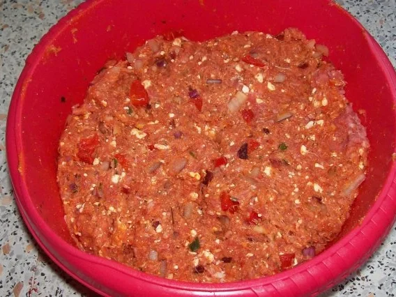 Rezept: Mediterran gefüllte Paprikaschoten in Tomatensoße mit Rosmarin und Kapern Bild Nr. 3 Mediterran gefüllte Paprikaschoten in Tomatensoße mit Rosmarin und Kapern - Rezept - Bild Nr. 3