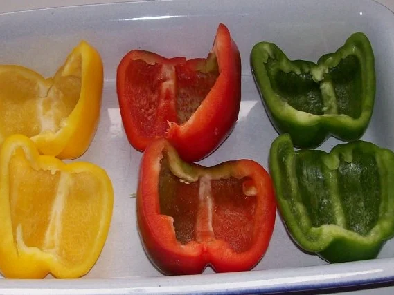 Rezept: Mediterran gefüllte Paprikaschoten in Tomatensoße mit Rosmarin und Kapern Bild Nr. 4 Mediterran gefüllte Paprikaschoten in Tomatensoße mit Rosmarin und Kapern - Rezept - Bild Nr. 4