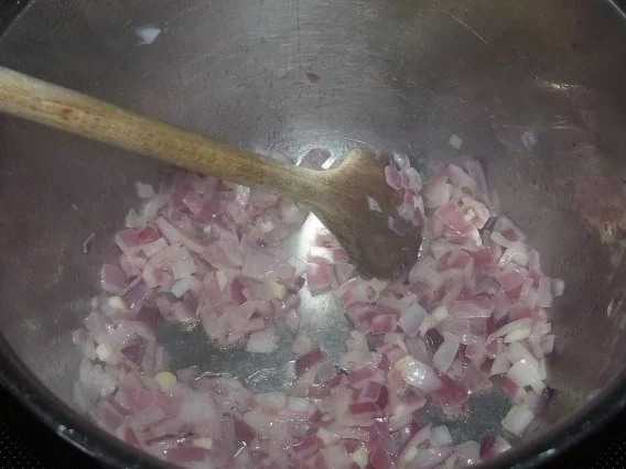 Rezept: Mediterran gefüllte Paprikaschoten in Tomatensoße mit Rosmarin und Kapern Bild Nr. 7 Mediterran gefüllte Paprikaschoten in Tomatensoße mit Rosmarin und Kapern - Rezept - Bild Nr. 7