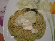 Spinatwaffeln mit Gurkensalat - Rezept