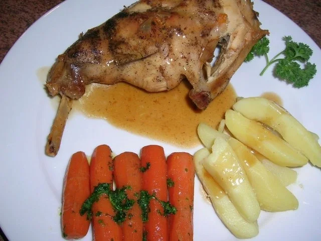 Rezept: Kaninchenkeulen, geschmort, vom belgischen Riesen Bild Nr. 3 Kaninchenkeulen, geschmort, vom belgischen Riesen - Rezept - Bild Nr. 3