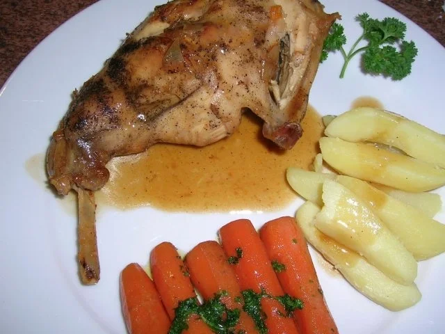 Rezept: Kaninchenkeulen, geschmort, vom belgischen Riesen Bild Nr. 5 Kaninchenkeulen, geschmort, vom belgischen Riesen - Rezept - Bild Nr. 5