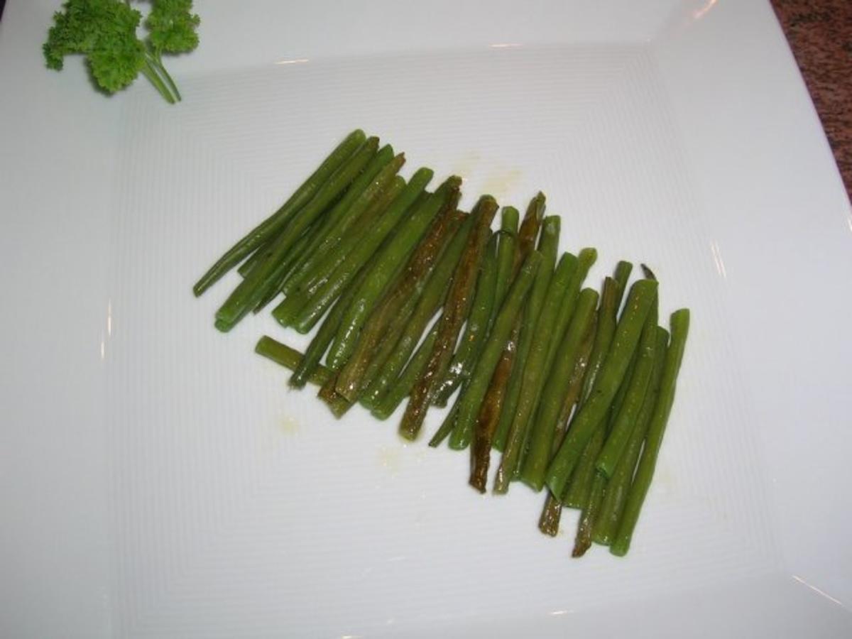 Skreifilet mit Vanille auf grünen und weißen Bohnen sowie an Krabbenragout - Rezept - Bild Nr. 3