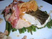 Skreifilet mit Vanille auf grünen und weißen Bohnen sowie an Krabbenragout - Rezept