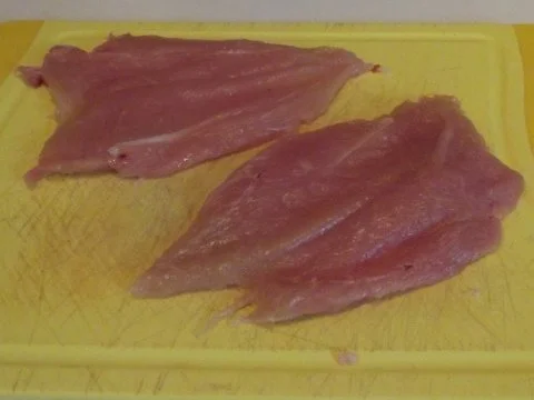 Rezept: Mit Zwetschgen GEFÜLLTES GEFLÜGELBRÜSTLI an Zwetschgensauce Bild Nr. 3 Mit Zwetschgen GEFÜLLTES GEFLÜGELBRÜSTLI an Zwetschgensauce - Rezept - Bild Nr. 3