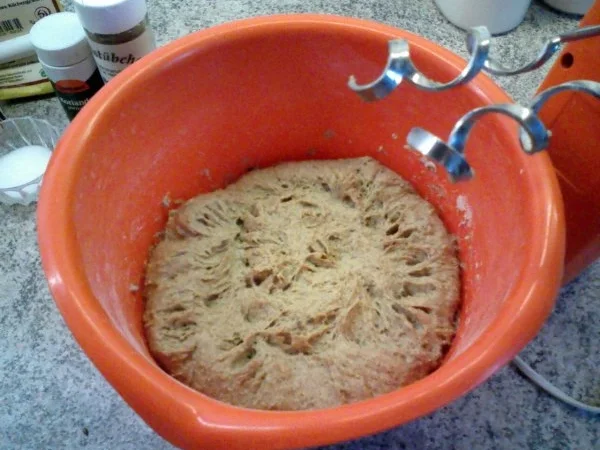 Brot + Brötchen: Deftiges 5-Sorten-Brot - Rezept - Bild Nr. 4