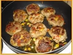 Paprikabuletten mit Rahmchampignons und Sellerie-Kartoffelstampf - Rezept - Bild Nr. 7