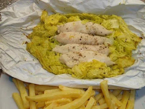 Gegarte Pouletminifilets auf Wirzbett - Rezept