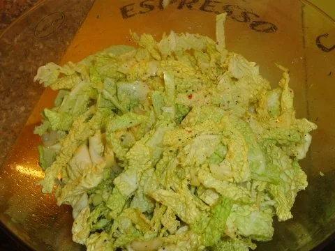 Gegarte Pouletminifilets auf Wirzbett - Rezept - Bild Nr. 3