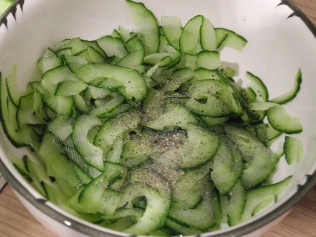 Rezept: Abendbrot : Körniger Frischkäse mit Gurke Bild Nr. 4 Abendbrot : Körniger Frischkäse mit Gurke - Rezept - Bild Nr. 4