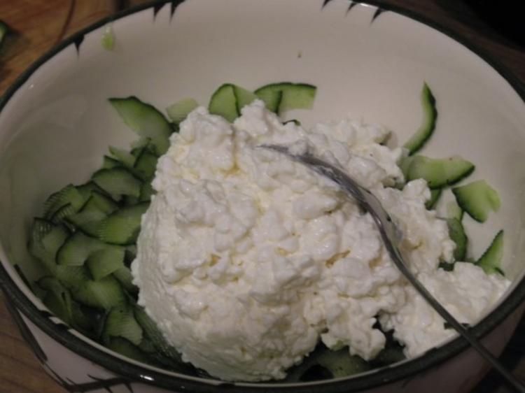 Abendbrot : Körniger Frischkäse mit Gurke - einfach - von Forelle1962 Abendbrot : Körniger Frischkäse mit Gurke - einfach - von Forelle1962