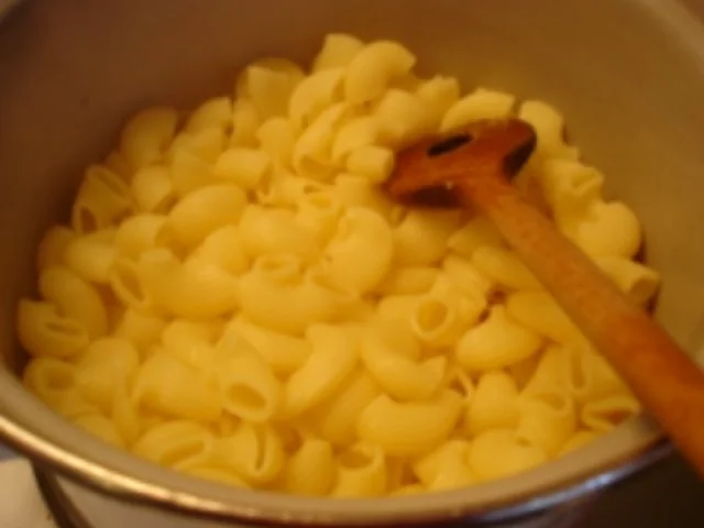 Champignons mit Nudeln und Salat - Rezept - Bild Nr. 5