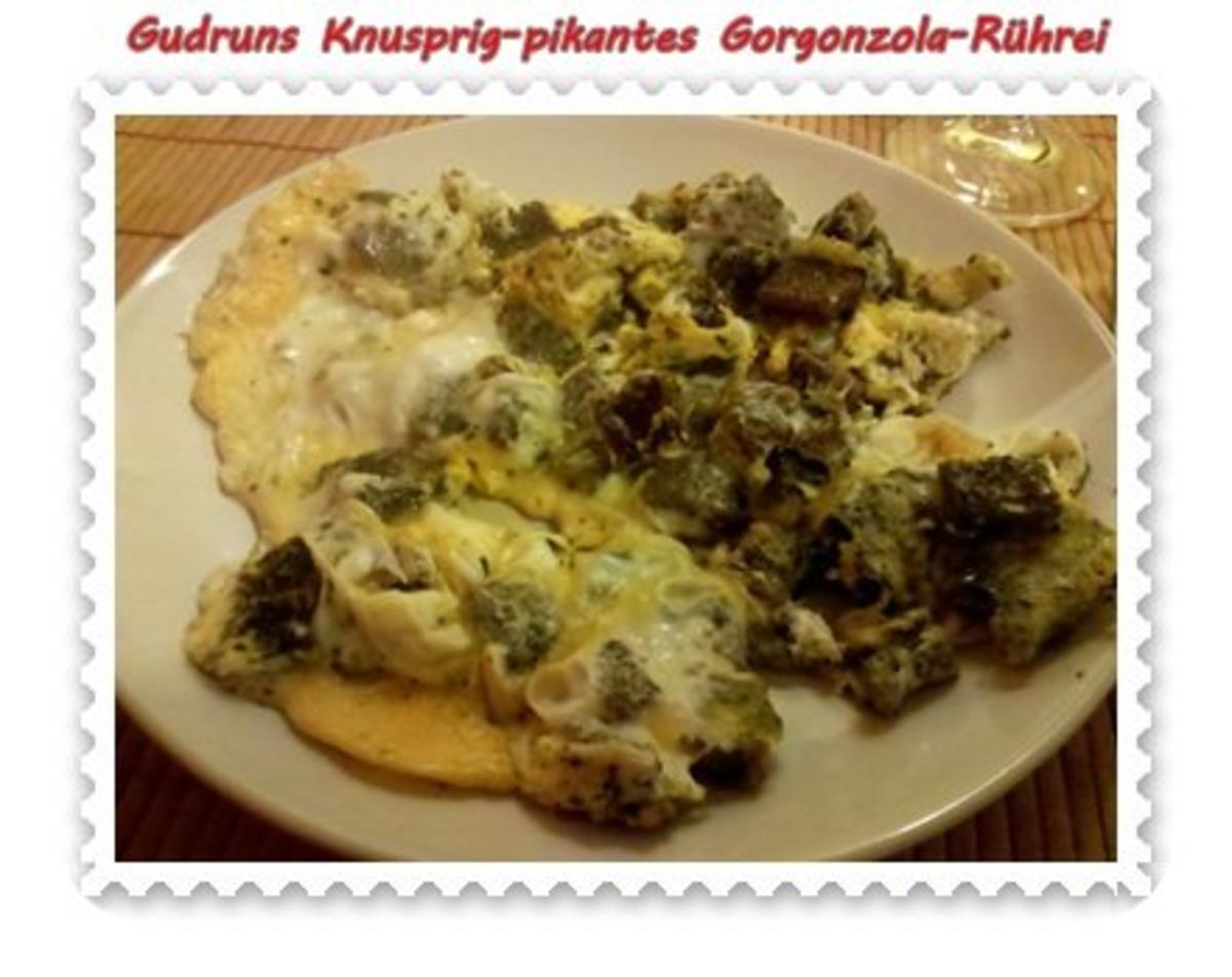 Eier: Knusprig-pikantes Gorgonzola-Rührei - Rezept