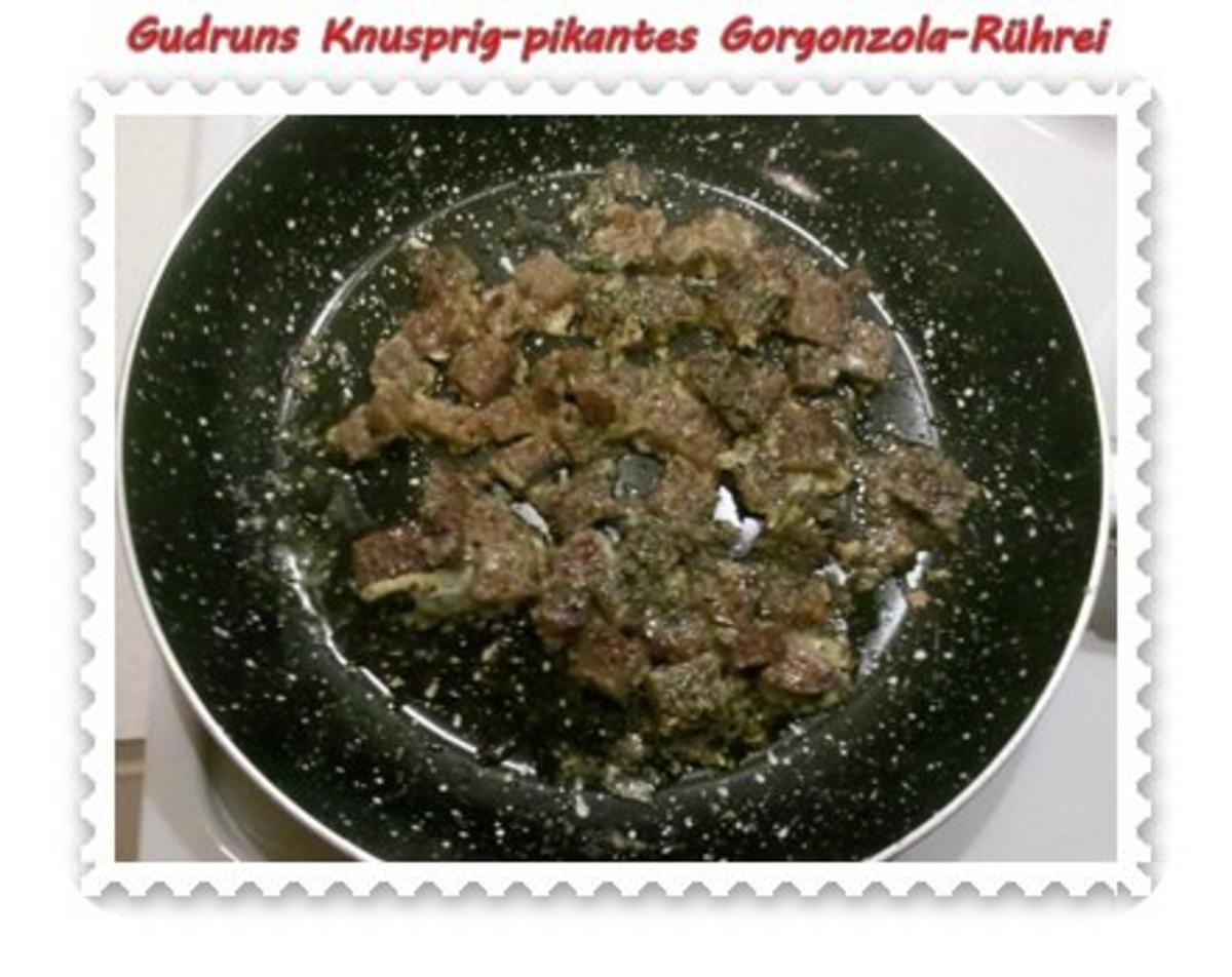 Eier: Knusprig-pikantes Gorgonzola-Rührei - Rezept - Bild Nr. 5