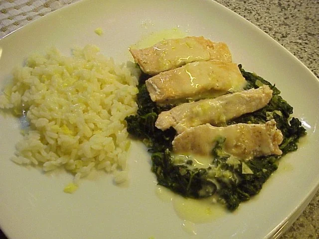 Rezept: Lachs in Zitronensoße mit Blattspinat Lachs in Zitronensoße mit Blattspinat - Rezept