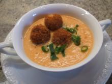 Suppen: Feine Karottensuppe mit scharfen Kartoffelbällchen - Rezept