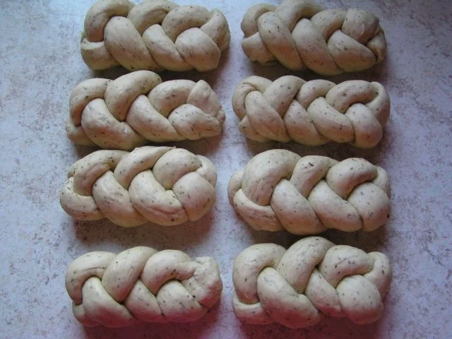 Rezept: Kräuter Zöpfe mit Crème fraîche Bild Nr. 5 Kräuter Zöpfe mit Crème fraîche - Rezept - Bild Nr. 5