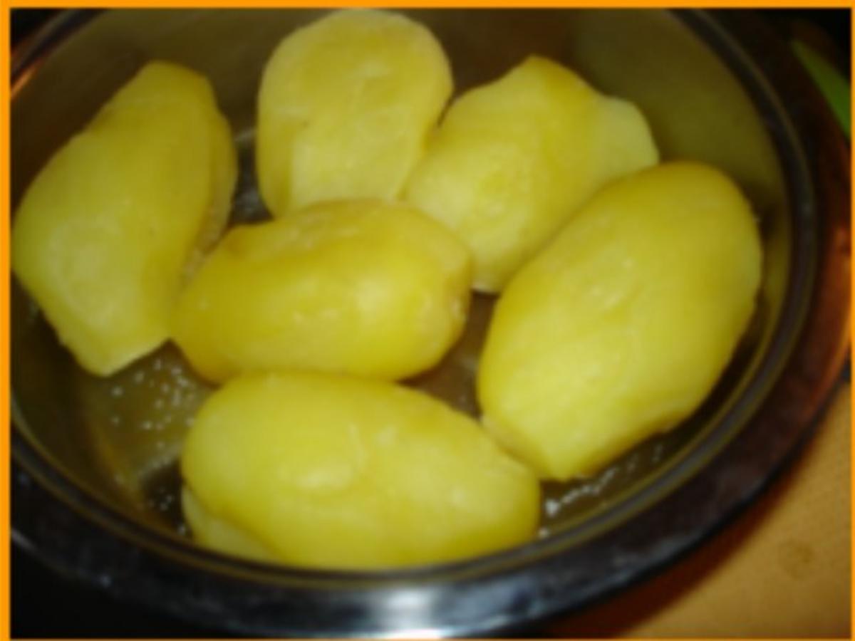 Grüne Heringe mit Bratkartoffeln und Salat - Rezept - Bild Nr. 4