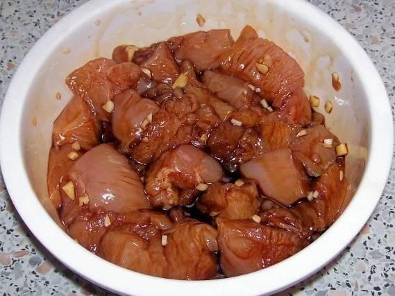 Fruchtige Teriyaki-Hähnchen-Pfanne mit Porree, Möhren und Paprika - Rezept - Bild Nr. 2