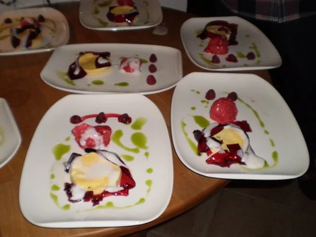 Rezept: Vanille-Schmand-Tarte mit rotem Apfelgelee und Himbeersorbet Bild Nr. 2 Vanille-Schmand-Tarte mit rotem Apfelgelee und Himbeersorbet - Rezept - Bild Nr. 2