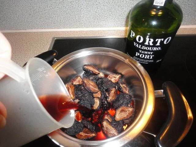 flambiertes Puten Filet mit Dörrpflaumen Sauce und Mandel Reis - Rezept - Bild Nr. 2