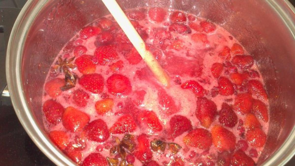 Erdbeer- Johannisbeer- Marmelade - Rezept