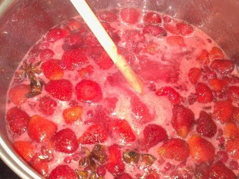 Erdbeer- Johannisbeer- Marmelade - Rezept