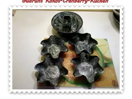 Rezept: Kuchen: Kokos-Cranberry-Kuchen Bild Nr. 6 Kuchen: Kokos-Cranberry-Kuchen - Rezept - Bild Nr. 6